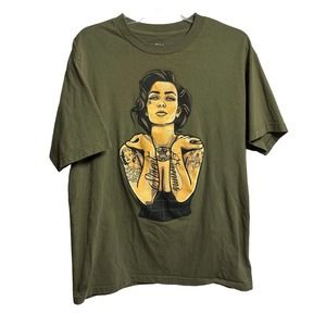 Street Dreams Girl T-Shirt Size Large Olive Green